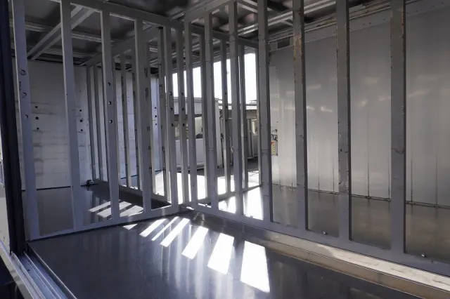 いすゞ エルフ TRG-NMR85AN(2WD)の写真23