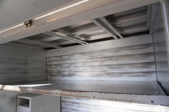 いすゞ エルフ TRG-NMR85AN(2WD)の写真26