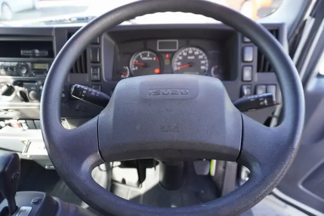 いすゞ エルフ TRG-NMR85AN(2WD)の写真31