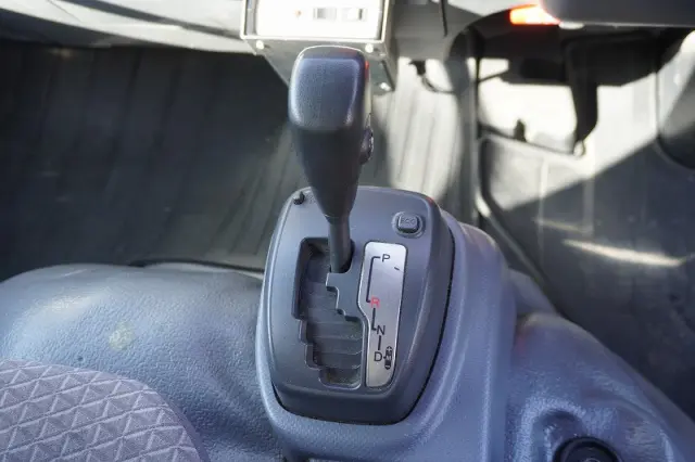 いすゞ エルフ TRG-NMR85AN(2WD)の写真32