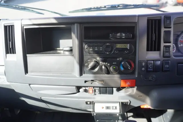 いすゞ エルフ TRG-NMR85AN(2WD)の写真33