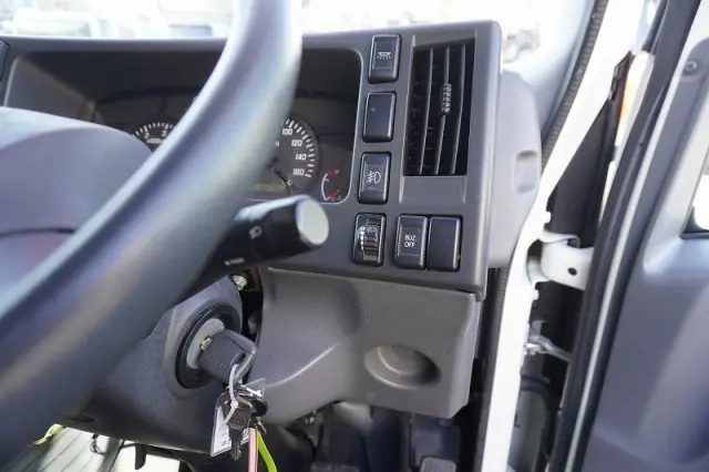 いすゞ エルフ TRG-NMR85AN(2WD)の写真36