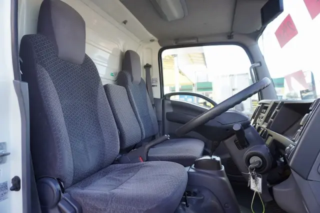 いすゞ エルフ TRG-NMR85AN(2WD)の写真38