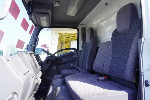 いすゞ エルフ TRG-NMR85AN(2WD)の写真41