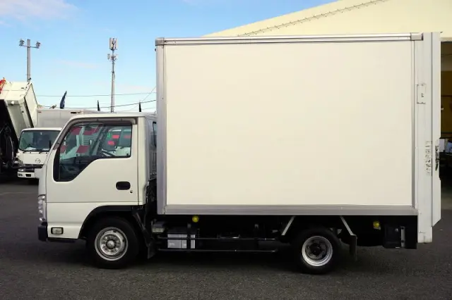 いすゞ エルフ TRG-NHR85AN(2WD)の写真3