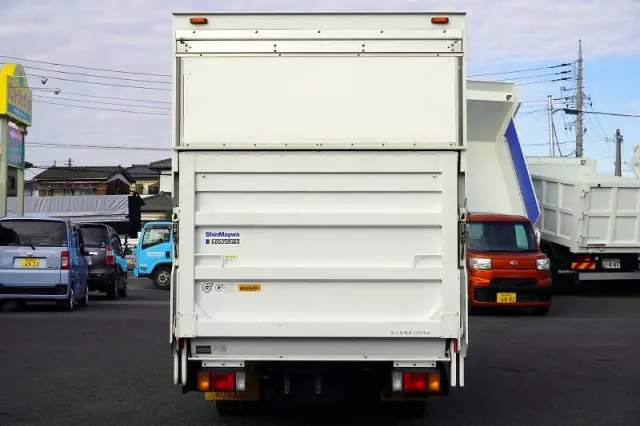 いすゞ エルフ TRG-NHR85AN(2WD)の写真4