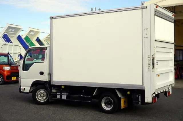 いすゞ エルフ TRG-NHR85AN(2WD)の写真7