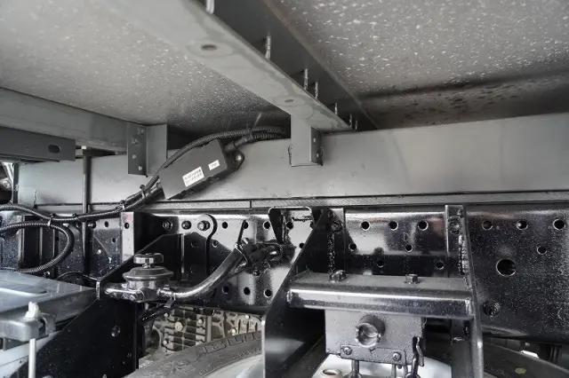 いすゞ エルフ TRG-NHR85AN(2WD)の写真13