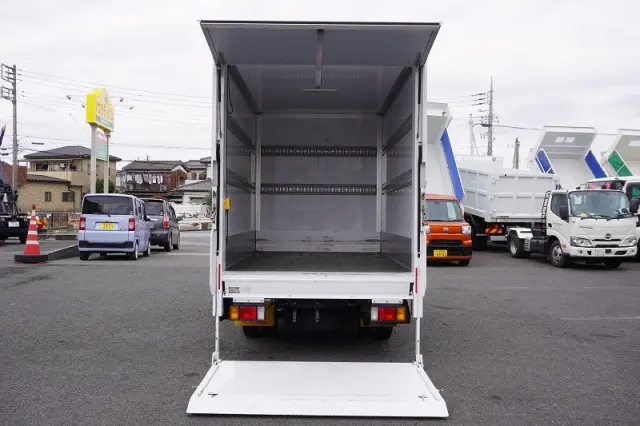 いすゞ エルフ TRG-NHR85AN(2WD)の写真19