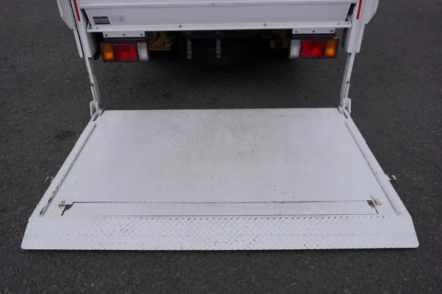 いすゞ エルフ TRG-NHR85AN(2WD)の写真25