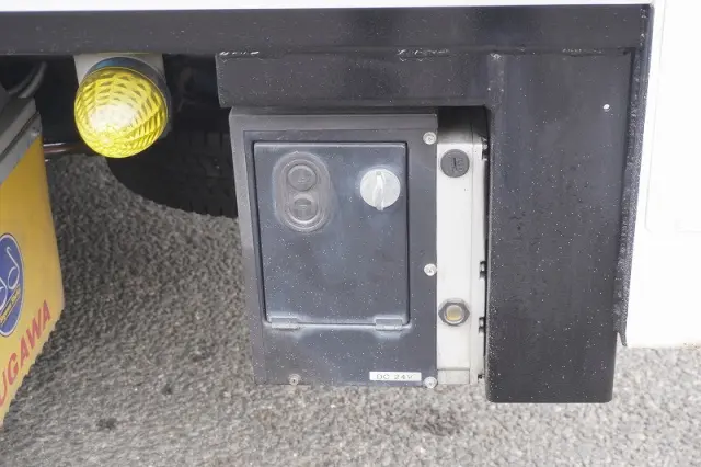 いすゞ エルフ TRG-NHR85AN(2WD)の写真30