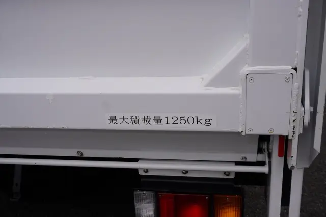 いすゞ エルフ TRG-NHR85AN(2WD)の写真31