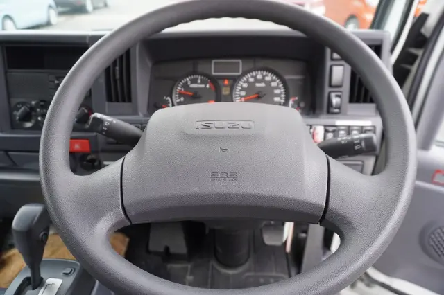 いすゞ エルフ TRG-NHR85AN(2WD)の写真33