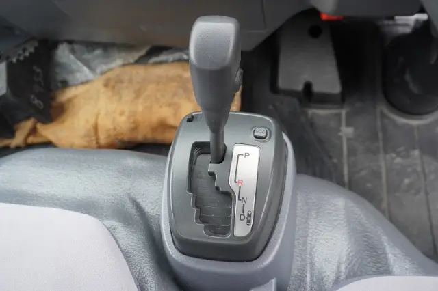 いすゞ エルフ TRG-NHR85AN(2WD)の写真34