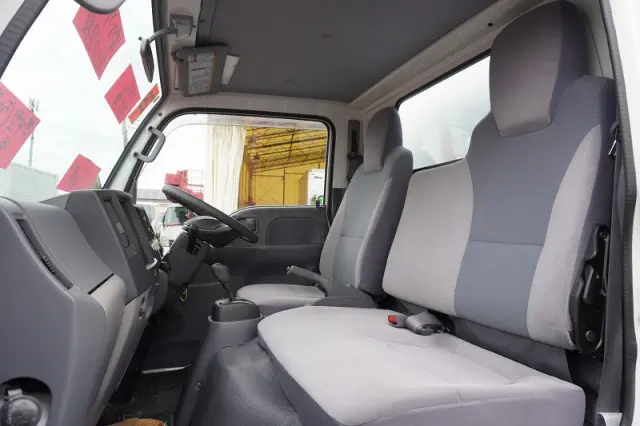 いすゞ エルフ TRG-NHR85AN(2WD)の写真41