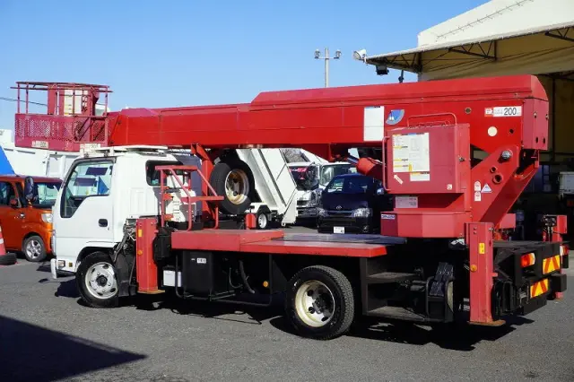 いすゞ エルフ SKG-NKR85YN(2WD)の写真7