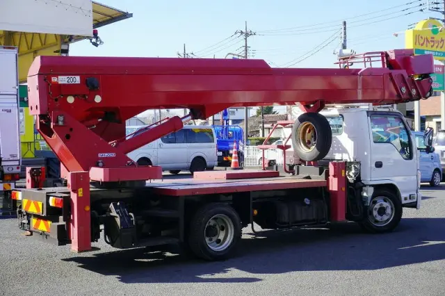 いすゞ エルフ SKG-NKR85YN(2WD)の写真8