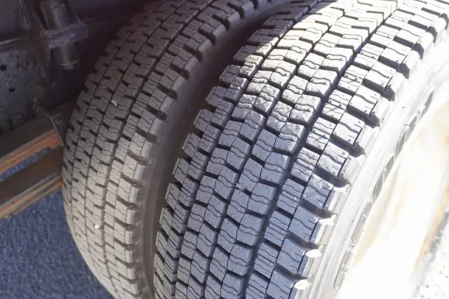 いすゞ エルフ SKG-NKR85YN(2WD)の写真10