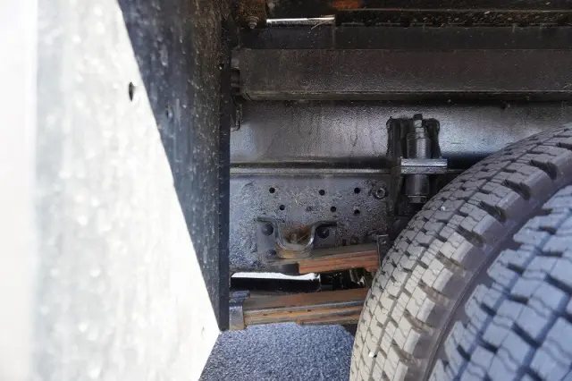 いすゞ エルフ SKG-NKR85YN(2WD)の写真11