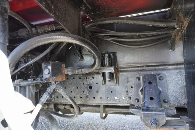 いすゞ エルフ SKG-NKR85YN(2WD)の写真12