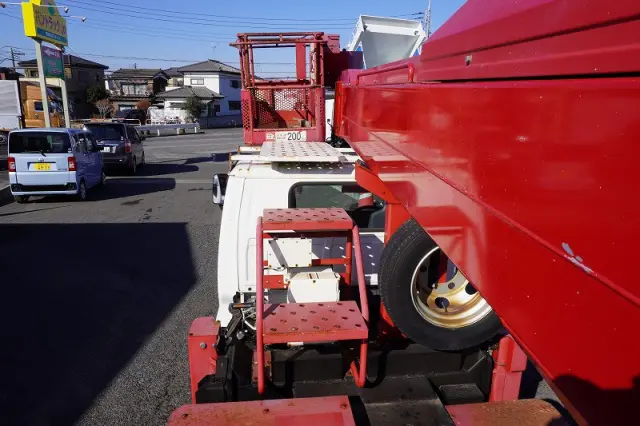 いすゞ エルフ SKG-NKR85YN(2WD)の写真16