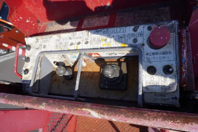 いすゞ エルフ SKG-NKR85YN(2WD)の写真18