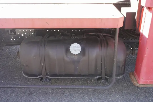 いすゞ エルフ SKG-NKR85YN(2WD)の写真21