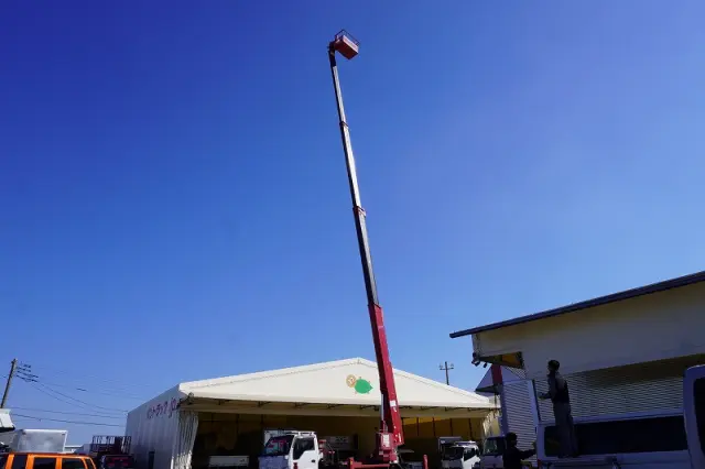 いすゞ エルフ SKG-NKR85YN(2WD)の写真24