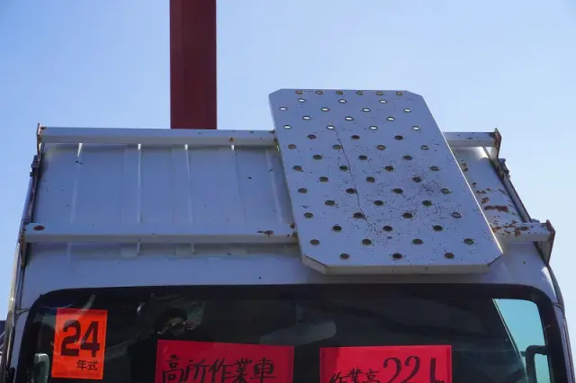 いすゞ エルフ SKG-NKR85YN(2WD)の写真28