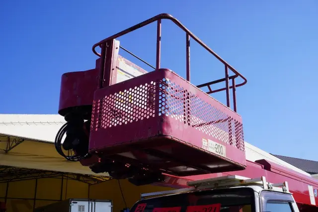 いすゞ エルフ SKG-NKR85YN(2WD)の写真31