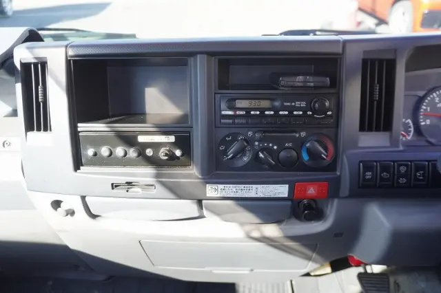 いすゞ エルフ SKG-NKR85YN(2WD)の写真34