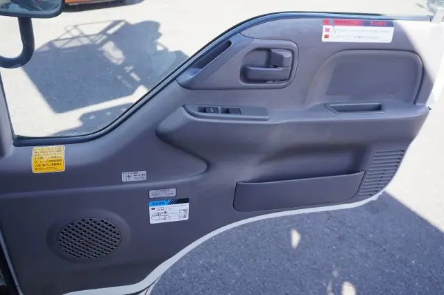 いすゞ エルフ SKG-NKR85YN(2WD)の写真37