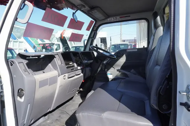 いすゞ エルフ SKG-NKR85YN(2WD)の写真40