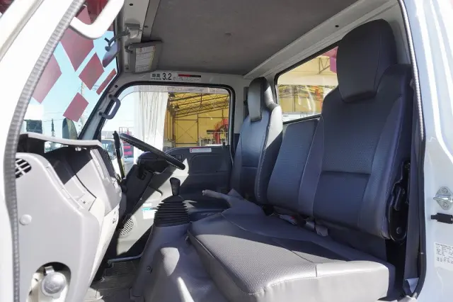 いすゞ エルフ SKG-NKR85YN(2WD)の写真41