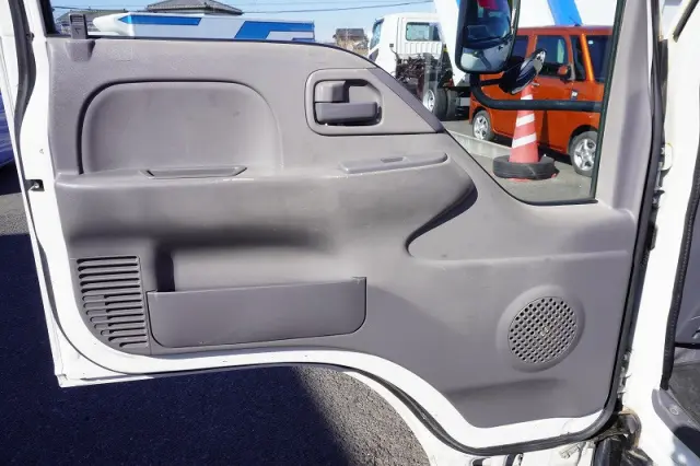 いすゞ エルフ SKG-NKR85YN(2WD)の写真42