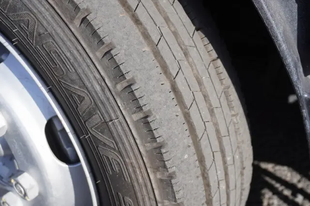 いすゞ エルフ PDG-NKR85YN(2WD)の写真9