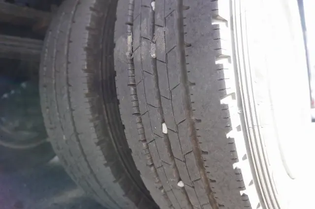 いすゞ エルフ PDG-NKR85YN(2WD)の写真10