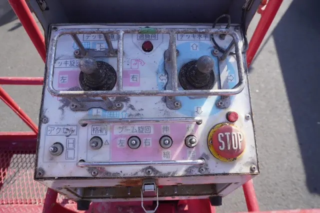 いすゞ エルフ PDG-NKR85YN(2WD)の写真24