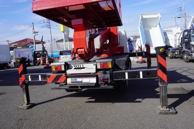 いすゞ エルフ PDG-NKR85YN(2WD)の写真26