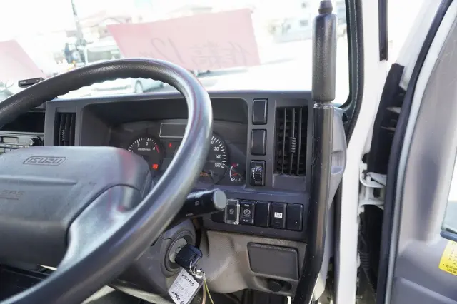 いすゞ エルフ PDG-NKR85YN(2WD)の写真35