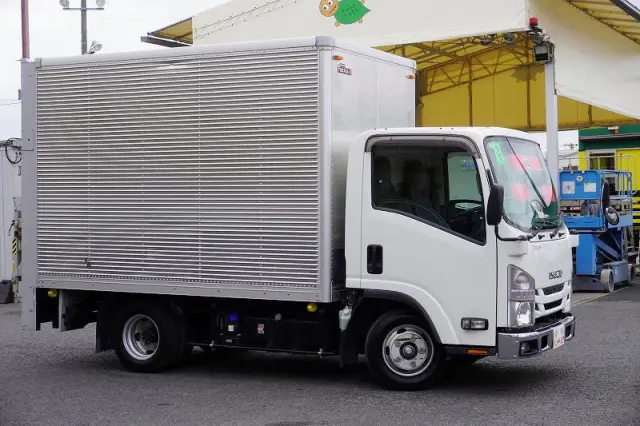 いすゞ エルフ 2RG-NLR88AN(2WD)の写真6