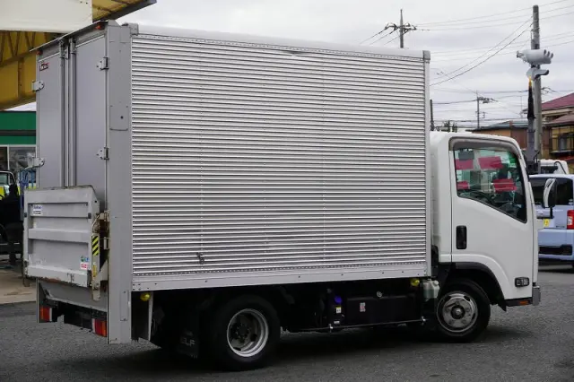 いすゞ エルフ 2RG-NLR88AN(2WD)の写真8