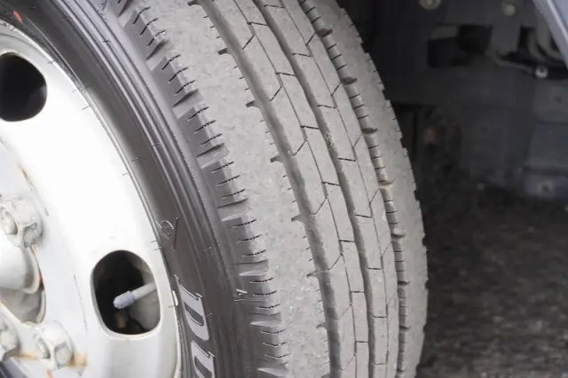 いすゞ エルフ 2RG-NLR88AN(2WD)の写真10