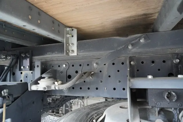 いすゞ エルフ 2RG-NLR88AN(2WD)の写真13