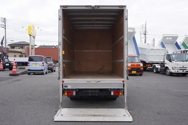 いすゞ エルフ 2RG-NLR88AN(2WD)の写真20