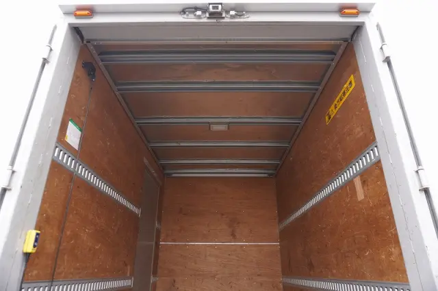 いすゞ エルフ 2RG-NLR88AN(2WD)の写真22