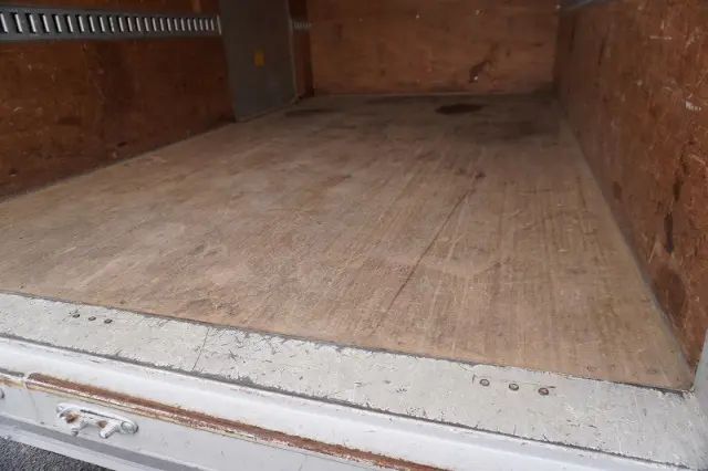 いすゞ エルフ 2RG-NLR88AN(2WD)の写真23