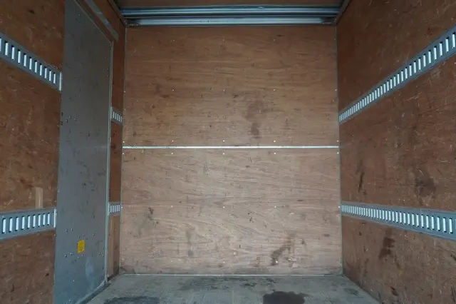 いすゞ エルフ 2RG-NLR88AN(2WD)の写真24