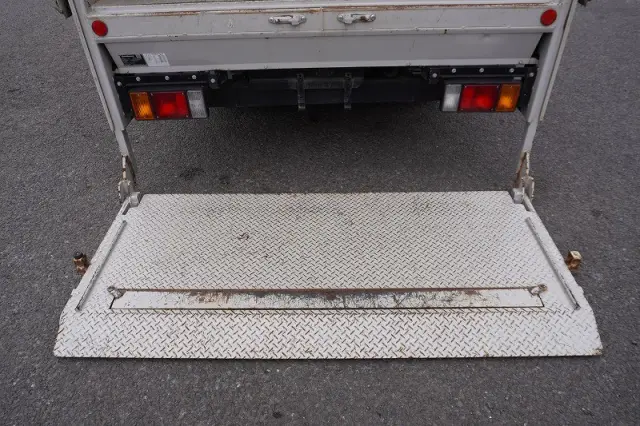 いすゞ エルフ 2RG-NLR88AN(2WD)の写真25