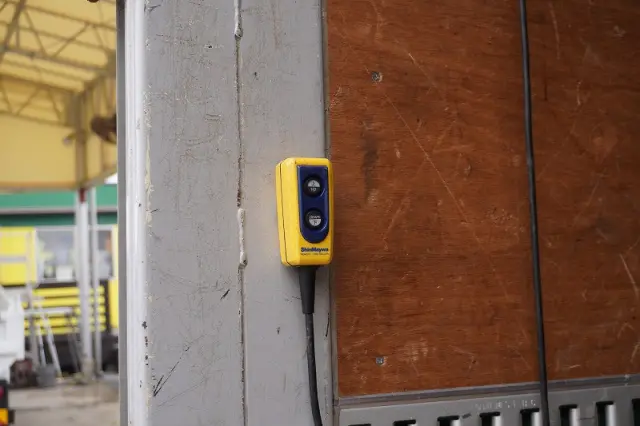 いすゞ エルフ 2RG-NLR88AN(2WD)の写真26